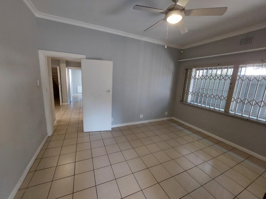 To Let 4 Bedroom Property for Rent in Claremont Western Cape